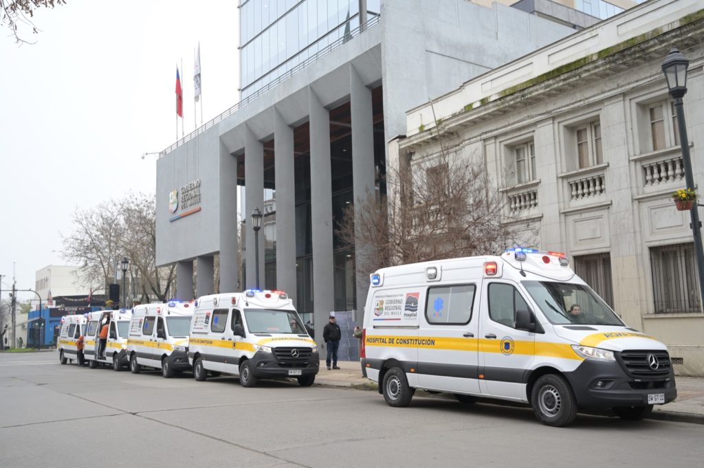Gobierno Regional del Maule entregó cinco ambulancias  para el Hospital de Constitución