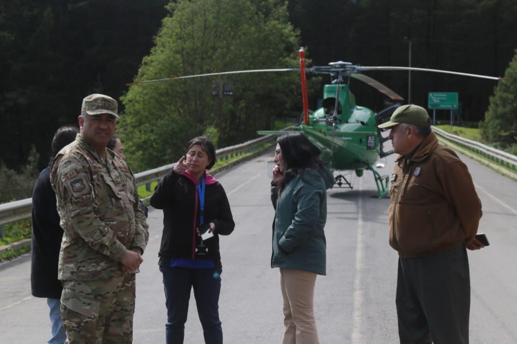 Gobernadora del Maule y Ejército sobrevuelan la provincia de Curicó para constatar afectaciones