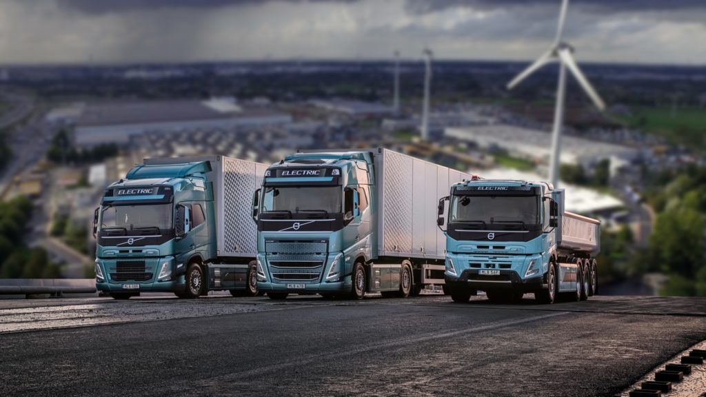 Volvo realiza sus primeras entregas de camiones eléctricos  pesados en Chile