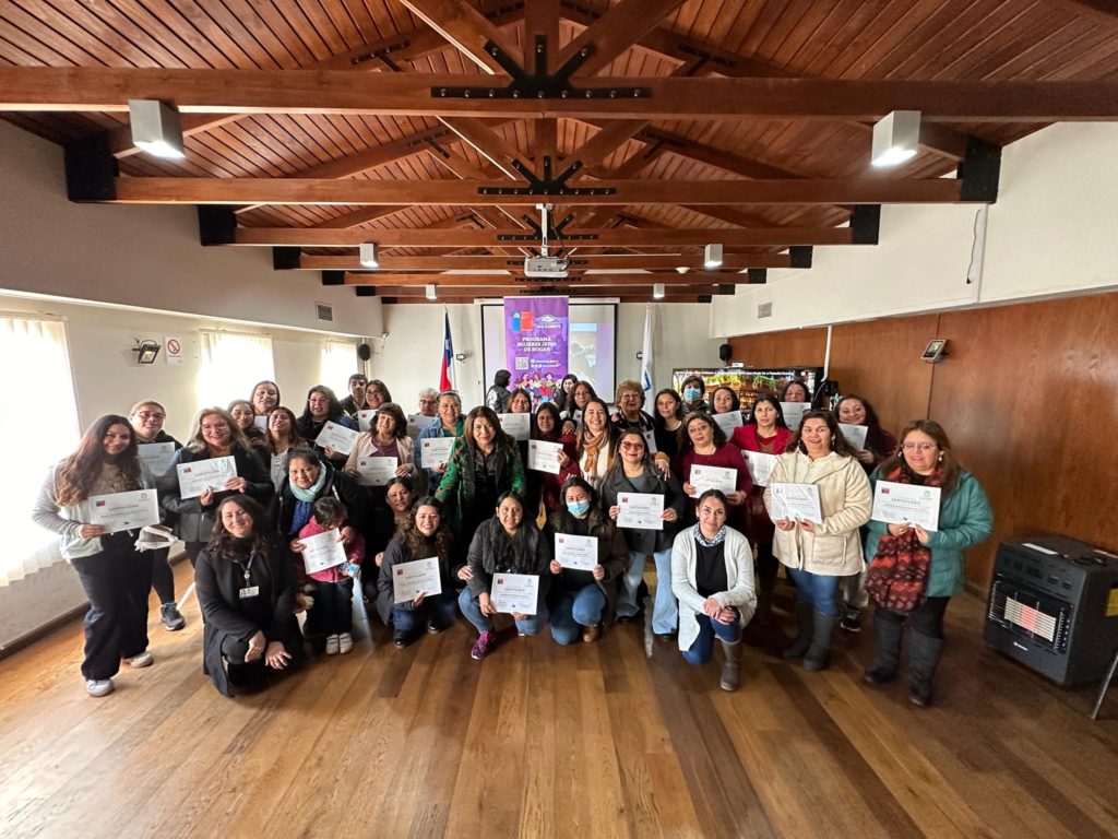 Programa “Mujeres Jefas de Hogar” egresó con éxito a 80 participantes en San Clemente
