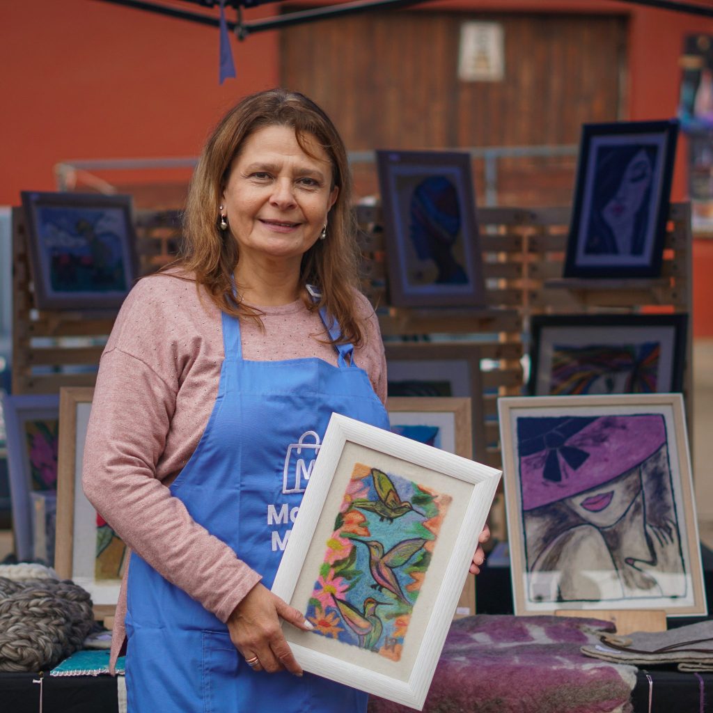 CRDP Maule destaca emprendimiento de Paula Valenzuela con su artesanía en vellón