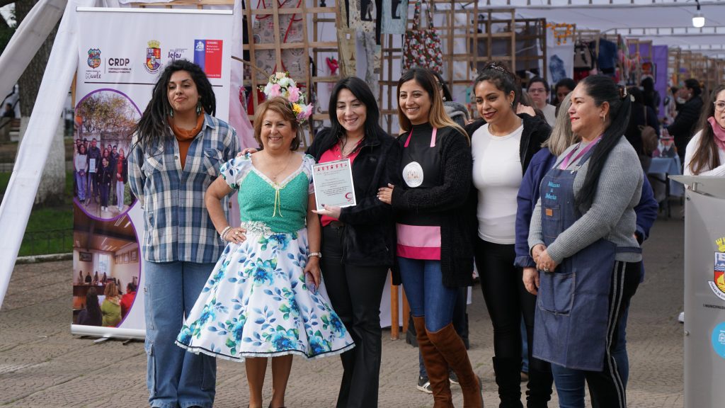 Cristina Bravo Gobernadora y Presidenta CRDP inauguró Expo Mujeres Market Maule de Constitución.