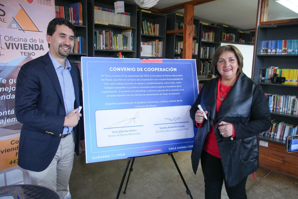 MUNICIPALIDAD DE TENO FIRMA CONVENIO  PARA REGULARIZAR LOS TÍTULOS DE DOMINIO DE SUS VECINOS