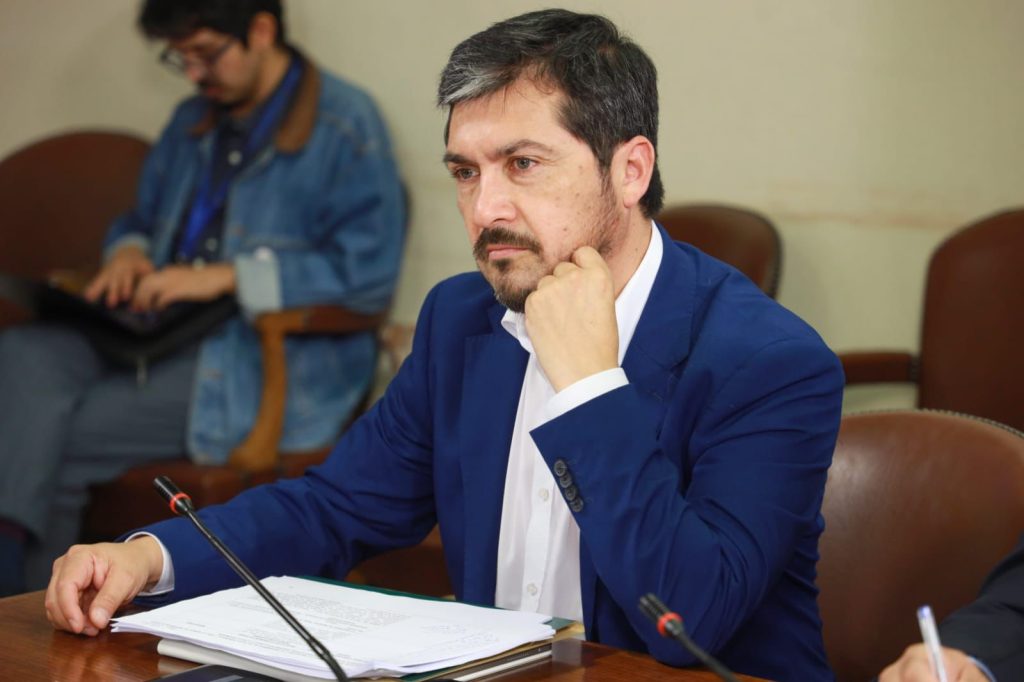 Diputado Hugo Rey pide intervención urgente para enfrentar crisis de riego en Molina.