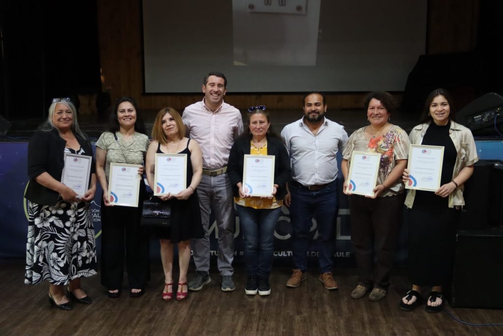 Certificación de la Escuela de Fortalecimiento Empresarial de Sercotec: “Diputado Benjamín Moreno acompaña a emprendedoras de la  comuna de Constitución”