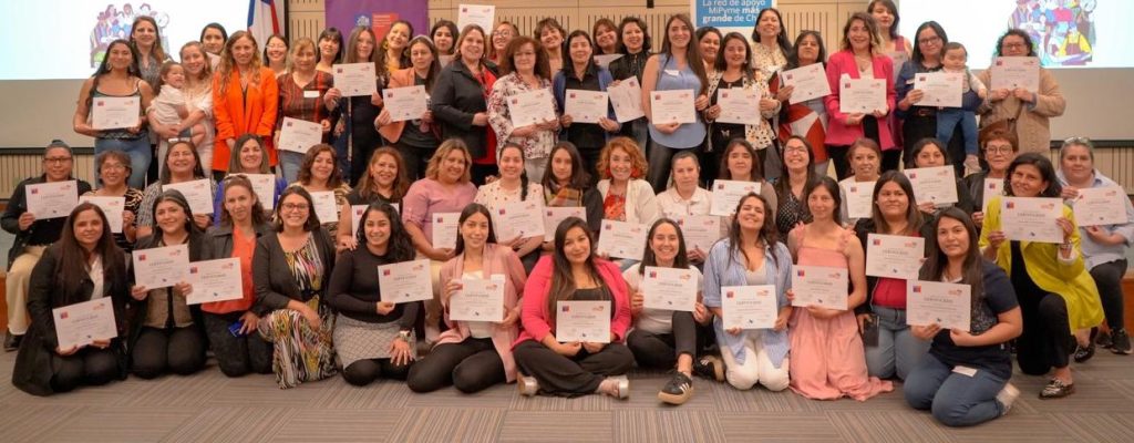 SernamEG dio inicio a la convocatoria del Programa Mujer Emprende  2025