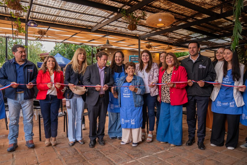 Gobernador Pedro Pablo Álvarez-Salamanca inauguró Expo Market Maule 8 M junto a emprendedoras