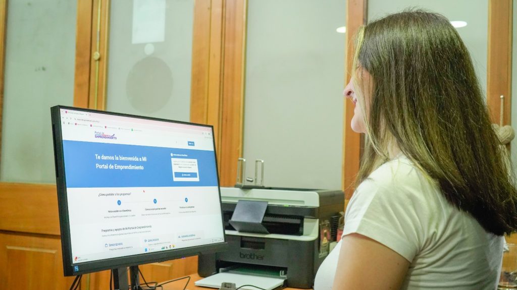 Gobierno de Chile lanza portal del emprendimiento que permite acceder a beneficios del Estado