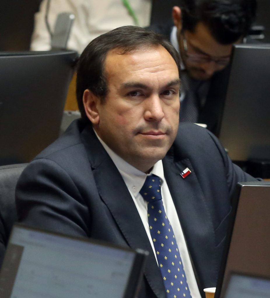 Felipe Donoso oficia a autoridades por reiterados robos de alimentos en colegio de Teno: “No podemos permitir que sigan dejando a nuestros niños sin comida”