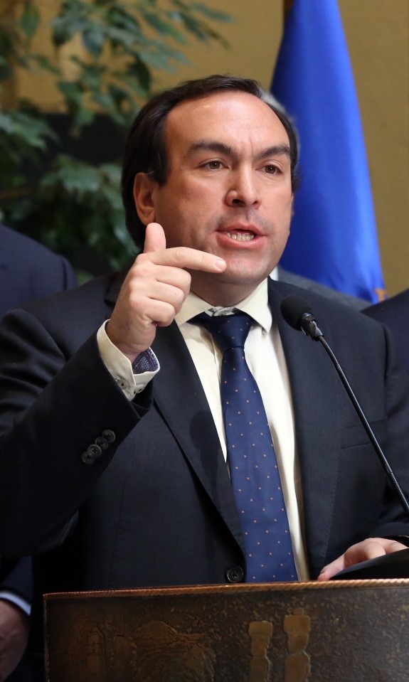Diputado Felipe Donoso (UDI) llama al Gobierno a reactivar proyecto que endurece penas por robo de insumos agrícolas Diputado Felipe Donoso (UDI) llama al Gobierno a reactivar proyecto que endurece penas por robo de insumos agrícolas