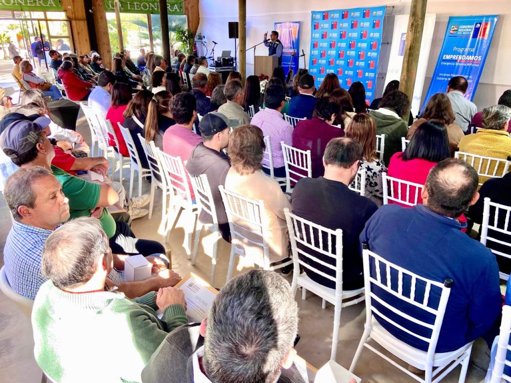 Emprendedores afectados por lluvias e inundaciones recuperaron sus negocios gracias al apoyo del Gobierno Regional y el FOSIS Emprendedores afectados por lluvias e inundaciones recuperaron sus negocios gracias al apoyo del Gobierno Regional y el FOSIS
