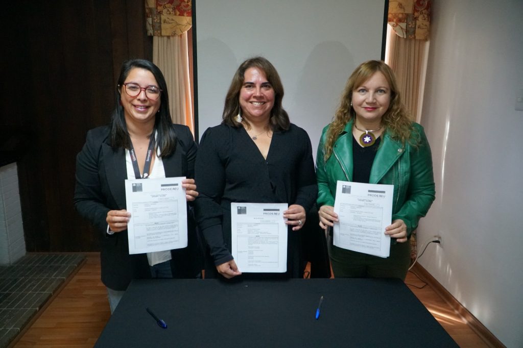 SernamEG y Fundación Prodemu firman acuerdo operativo para fortalecer la autonomía de las mujeres en el territorio