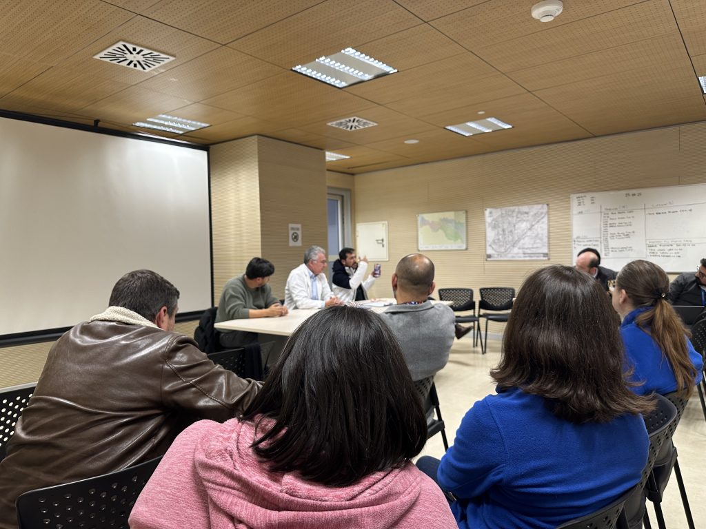 Autoridades coordinan medidas de seguridad para el Hospital de Curicó