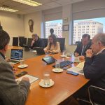 Diputado Felipe Donoso gestiona soluciones con EFE y Municipalidad de Teno para mejorar cruces ferroviarios y conectividad local