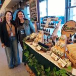 Walmart-Líder otorga espacios de comercialización a emprendedoras de SernamEG
